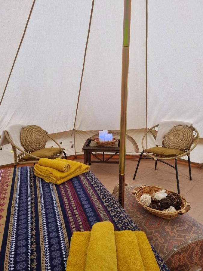The Tent Guime Luaran gambar
